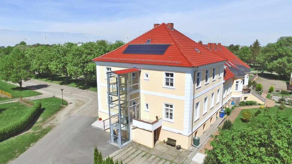 Das Gutshaus mit behindertgerechten Fahrstuhl Das Gutshaus mit behindertgerechten Fahrstuhl